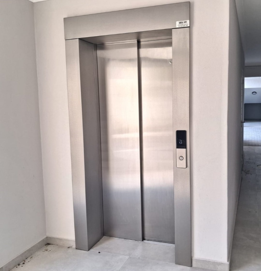 1 Bedroom Property for Sale in Table View Western Cape